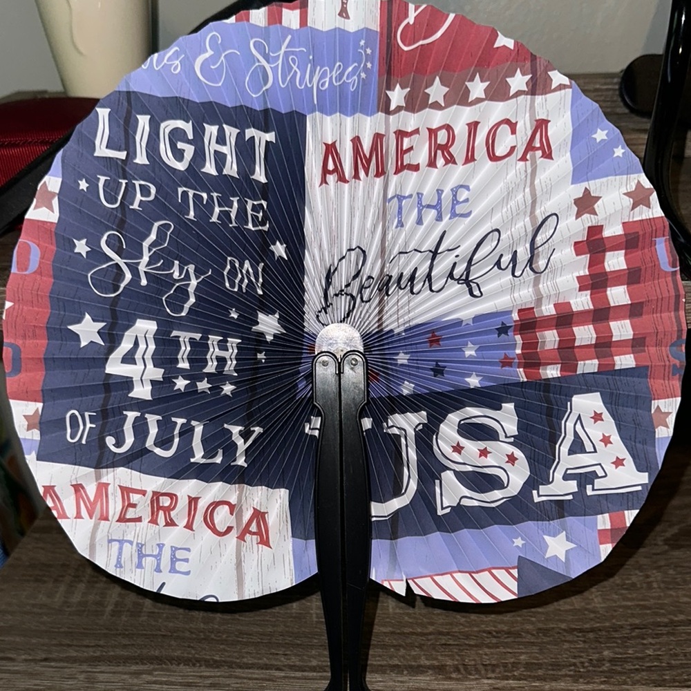 Hand held fans  Set of three - Picture 2 of 4